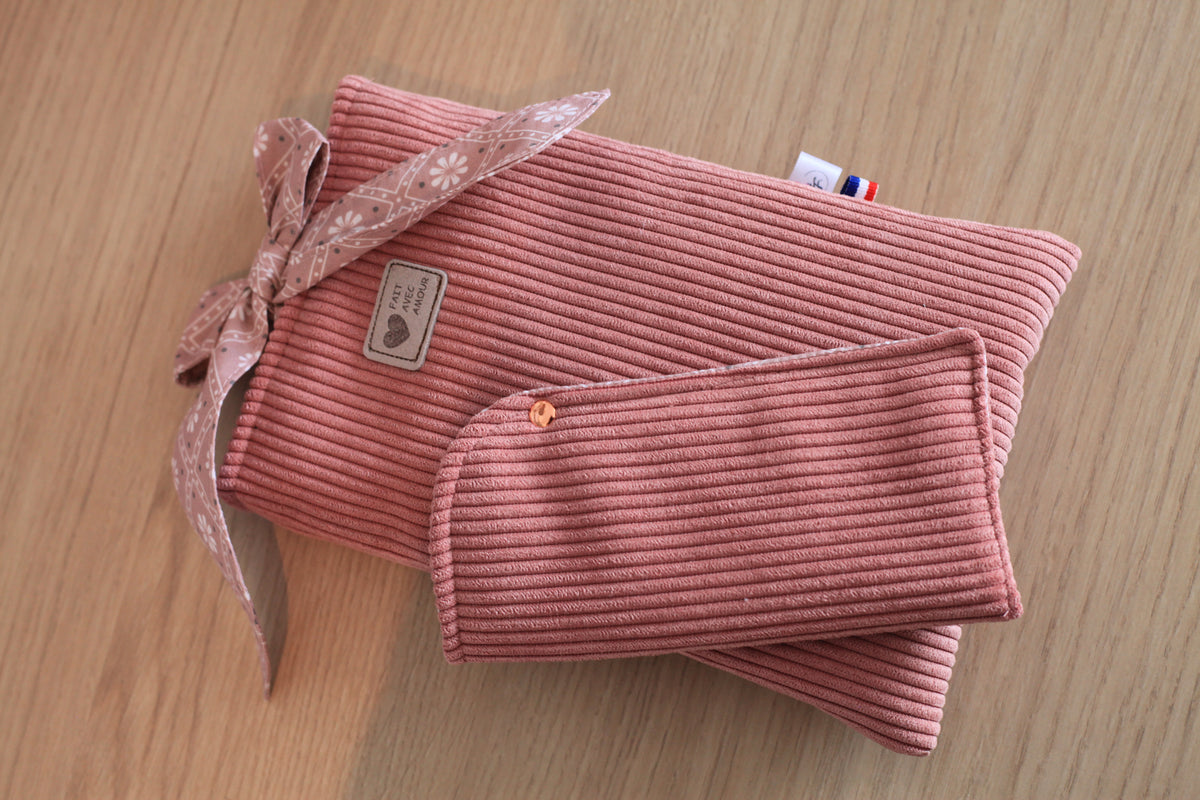 Pochette de livre & son étuis à lunettes
